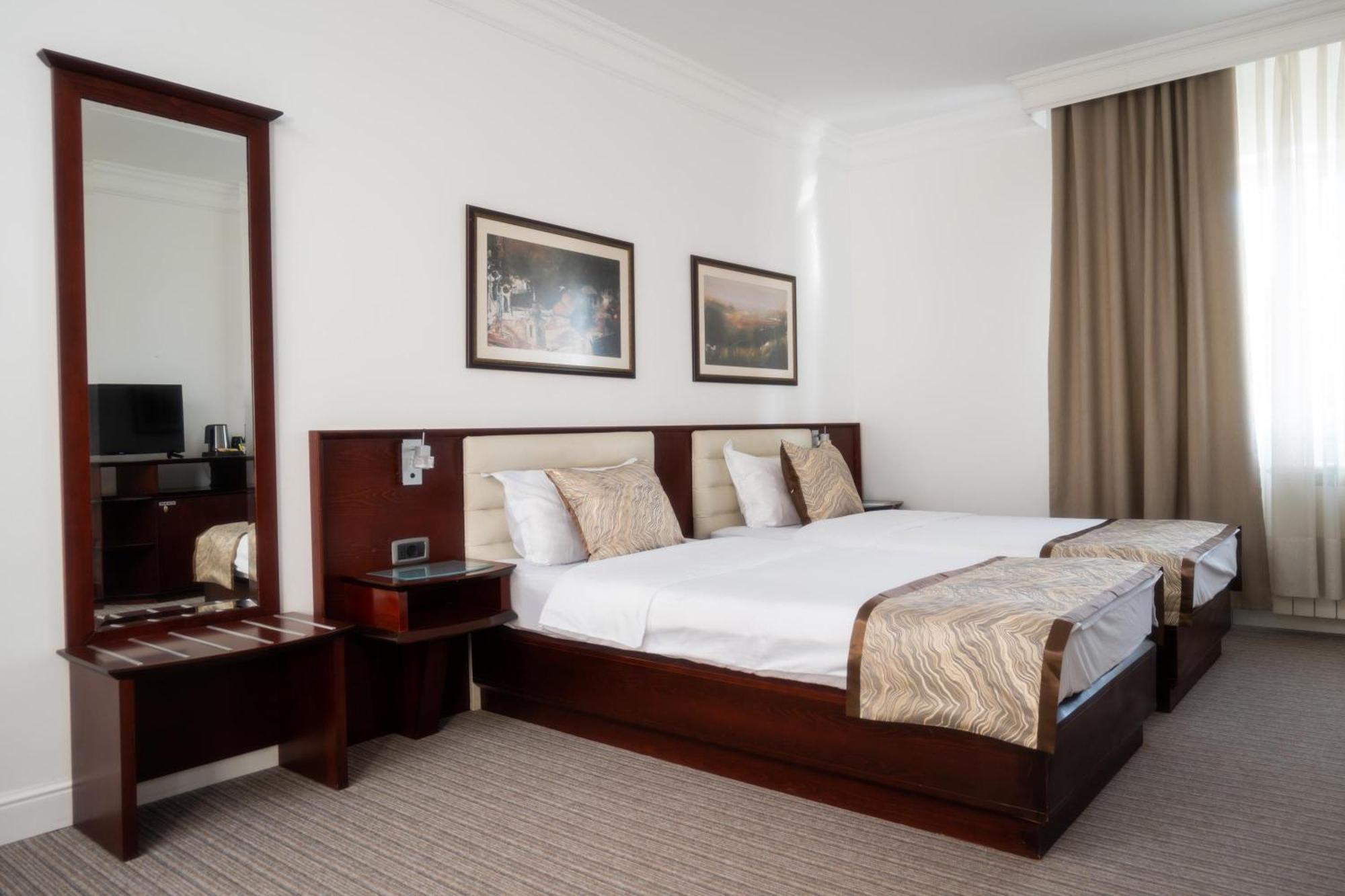Hotel Mio City Kula Exteriér fotografie